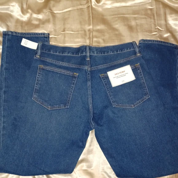 365 Temp Gap jeans 👖 - Picture 4 of 9